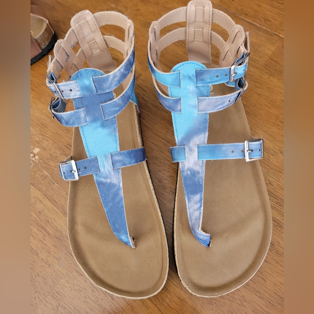 Yoki Sandals